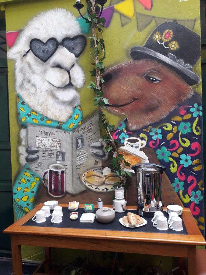 Saint Peter'S Llama Hostal La Paz Luaran gambar